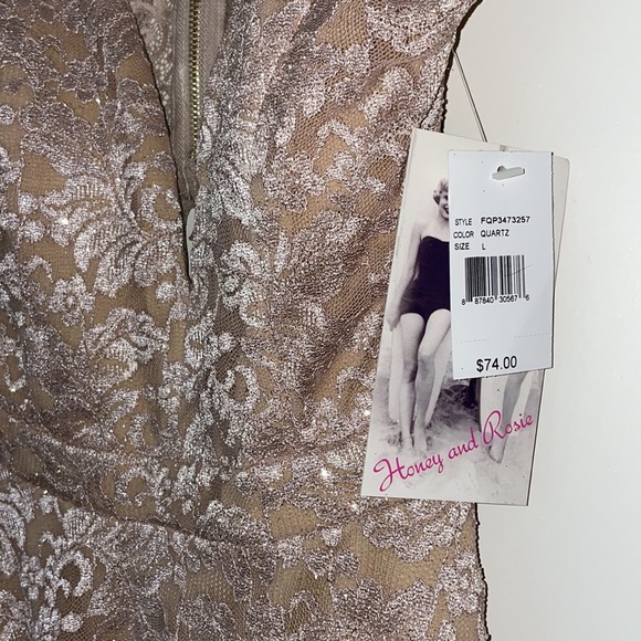 Gold lace shimmer party dress by Honey and Rosie NWT - Picture 2 of 4